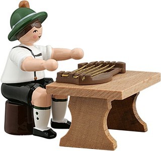 Ellmann Bayernmusikant mit Zither, sitzend